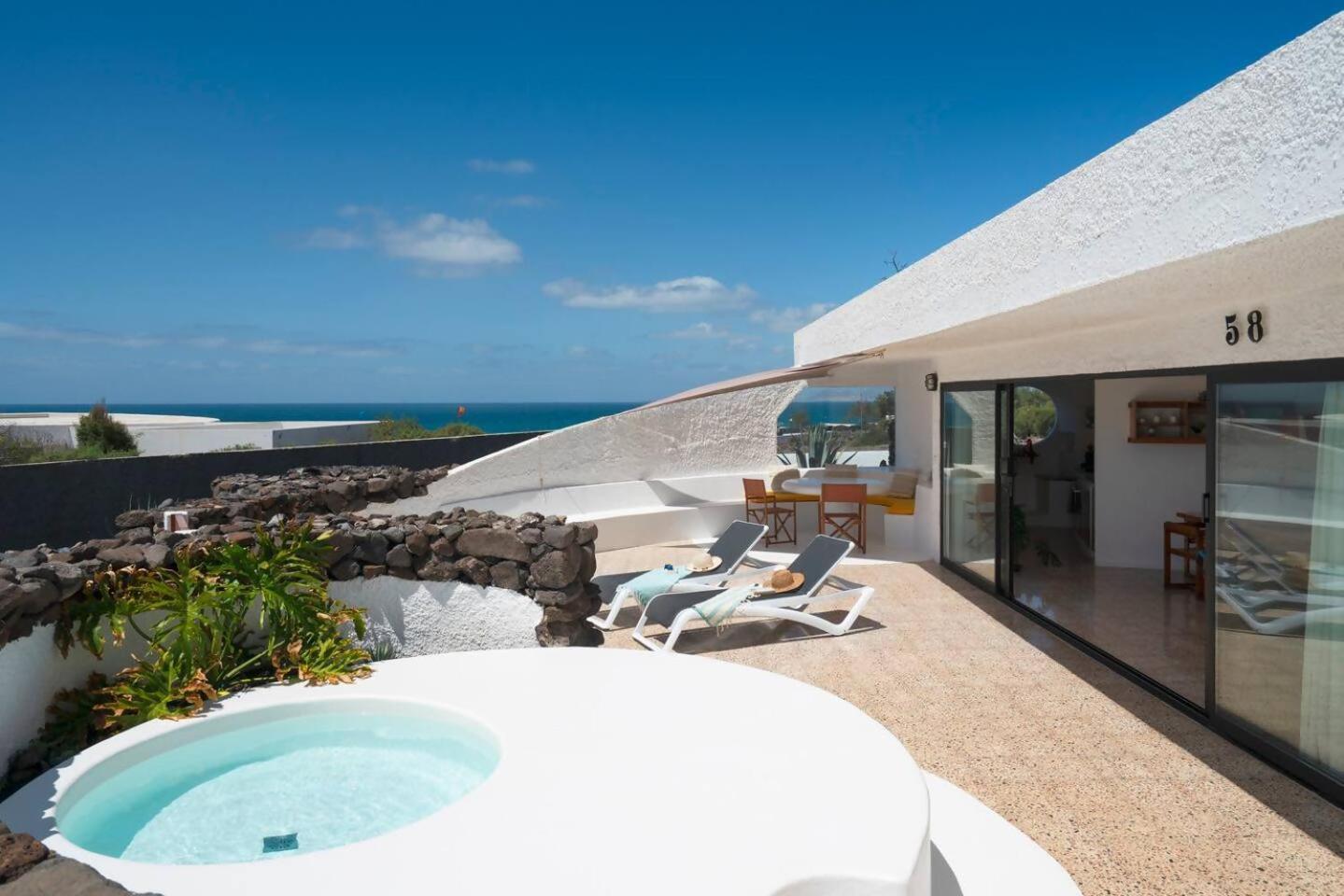 Lanzarote Famara Beach Bungalow Exterior photo